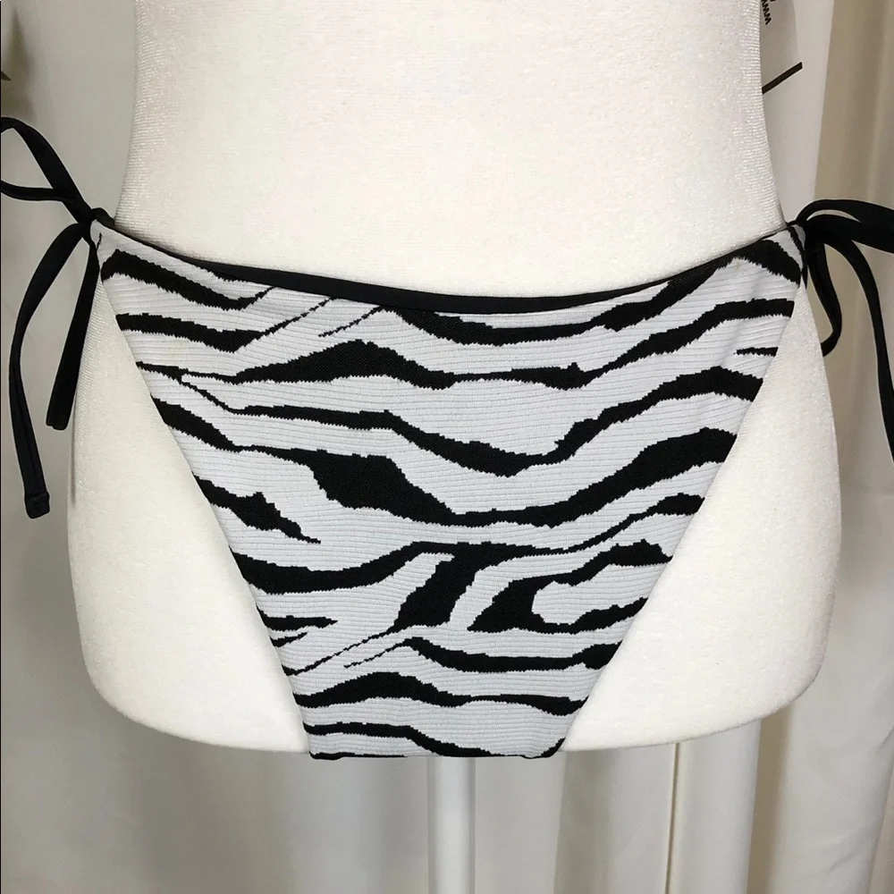 NWT Tilly's Swim Bikini Bandeau Twist Top with Zebra Tie-Side Bottoms Sz XL (S2)